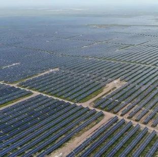 灰塵對光伏發電有哪些影響以及怎么清除?(圖1) 灰塵對光伏發電有哪些影響以及怎么清除