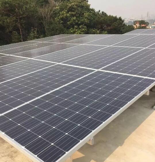 屋頂也可以發電賺錢高明人申請光伏發電項目著(圖1) 光伏屋頂發電光伏屋頂發電
